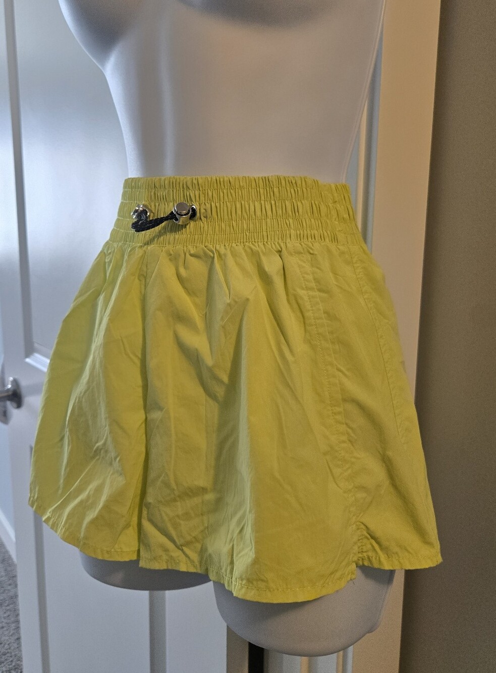 Bershka Neon Yellow Stretch Elastic String High Rise Board Shorts XS - Picture 4 of 10